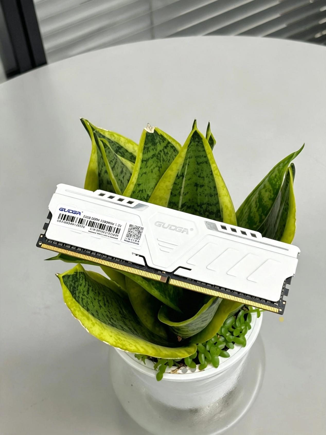 A GUDGA bemutatja az új, Samsung/SK Hynix/Micron eredeti chipekkel felszerelt DDR4 RAM memóriát hűtőmellénnyel